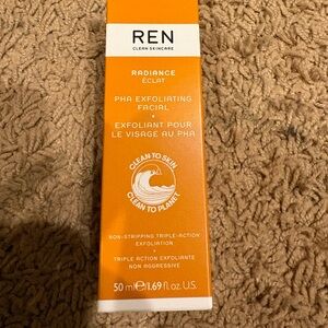 REN Clean Skincare PHA Exfoliating Facial